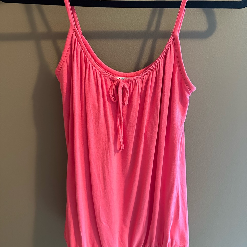 Women’s Old Navy Pink Spaghetti strap tank. XS. EUC! Built in cami bra.
